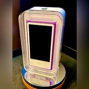 NEW Apple iPod Nano 16GB, purple. 7th generation model A1446